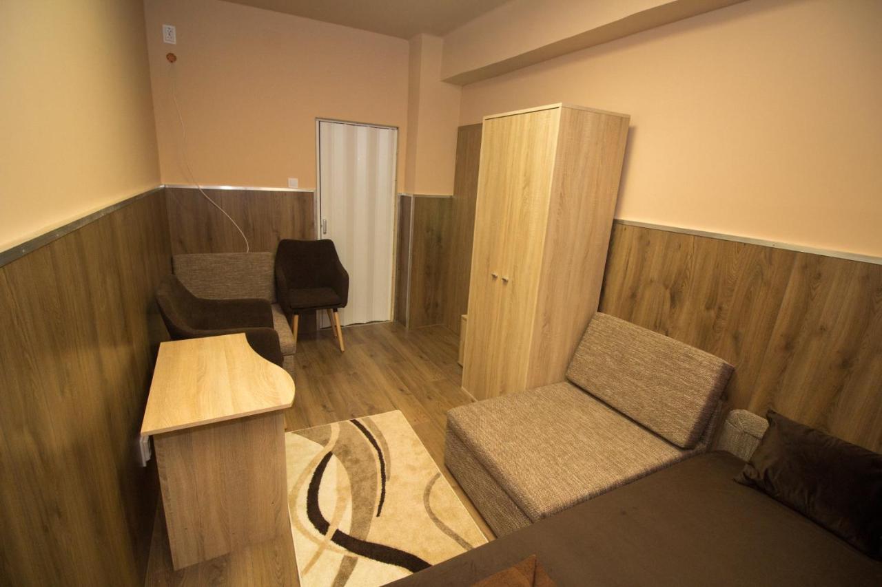 M7 Galéria Panzió Acomodação com café da manhã Letenye Exterior foto